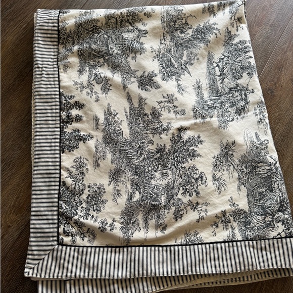 Waverly Garden Room Black and White Toile Print Tablecloth - Picture 2 of 10